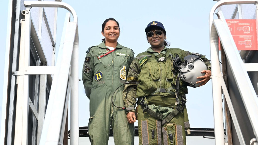 ‘ರಫೇಲ್ ಯುದ್ಧ ವಿಮಾನದಲ್ಲಿ ಹಾರಾಟ ನಡೆಸಿ ರಾಷ್ಟ್ರಪತಿ ದ್ರೌಪದಿ ಮುರ್ಮು (Droupadi Murmu) ದಾಖಲೆ